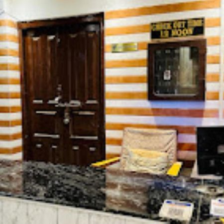 Hotel Nilamber By Grb Lumding Buitenkant foto