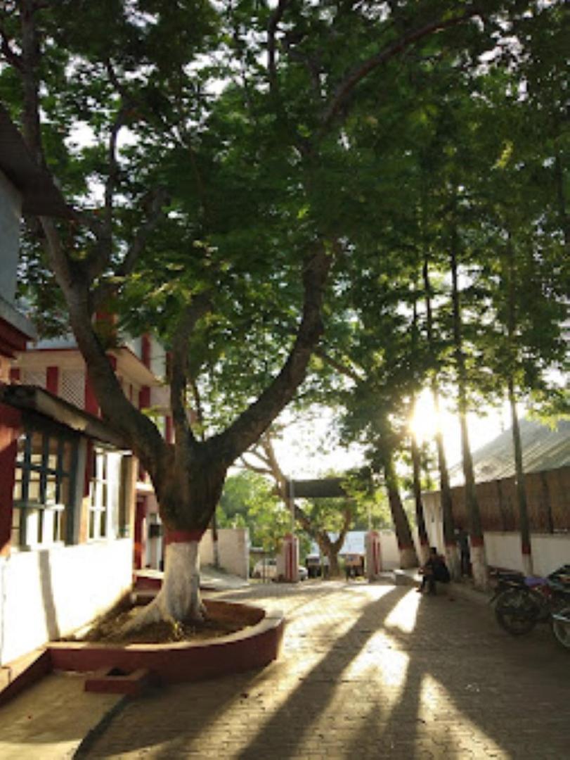 Hotel Nilamber By Grb Lumding Buitenkant foto