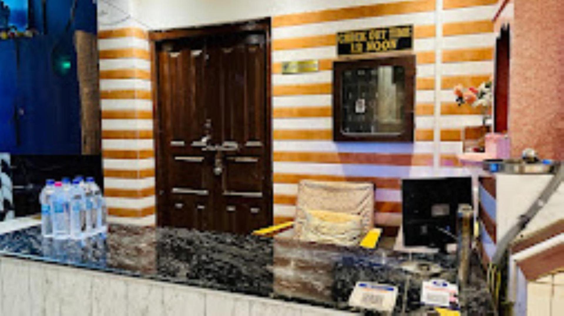 Hotel Nilamber By Grb Lumding Buitenkant foto